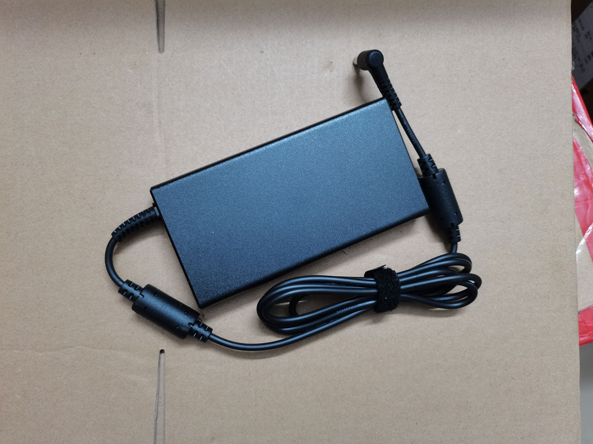 NEW OEM Slim Chicony 20.0V 9.0 - огляд і ціна Pc Gaming Msi