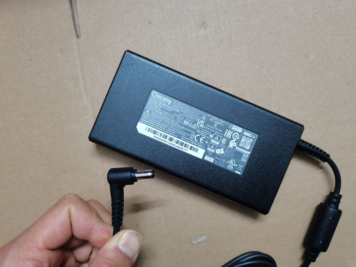 NEW OEM Slim Chicony 20.0V 9.0 - огляд і ціна Pc Gaming Msi