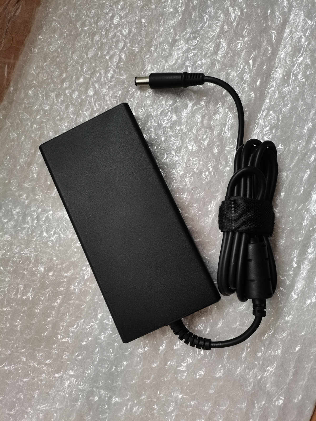 NEW Slim OEM Delta 19.5V 9.23A - огляд і ціна Pc Gaming Msi