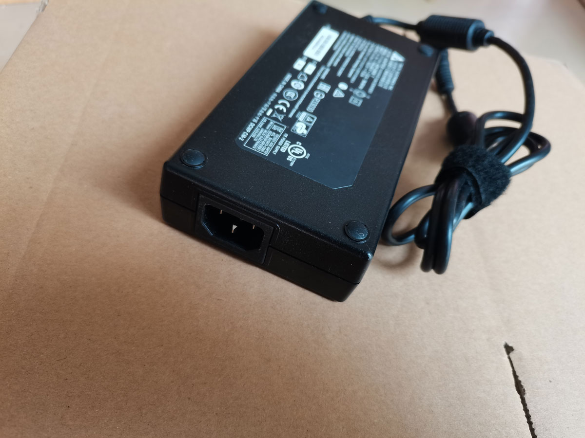 OEM Delta 230W 19.5V 11.8A ADP - огляд і ціна Pc Gaming Msi